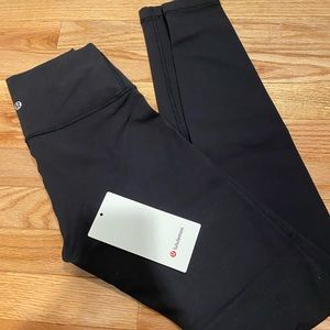 Black - Size 4 - Lululemon Wunder Under 31”
